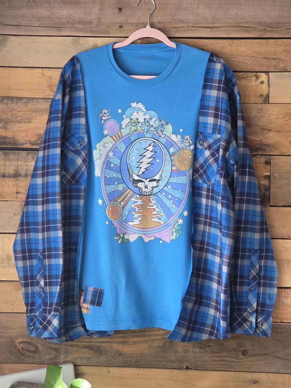 Upcycled Graphic T-shirt With Long-Sleeve Flannel Sleeeves
